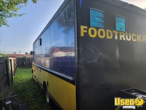 2001 GMC 26' Workhorse Step Van All-Purpose Food Truck w/ 2022 Kitchen Buildout for Sale in Florida!