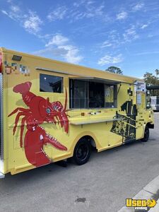 2009 26' Workhorse W42 Step Van Food Truck with NEW 2024 Engine & Transmission for Sale in Florida!