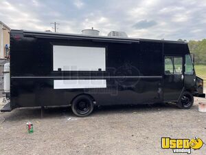 2005 Work Horse EL Extra Long Extended Food Truck Well Equipped Mobile Kitchen for Sale in Georgia!
