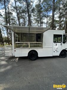 Low Mileage - 2002 21' Workhorse P42 Diesel Food Truck | Mobile Food Unit for Sale in Georgia!