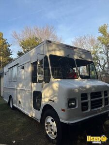 2000 International 1652SC All-Purpose Food Truck with Newly Built Kitchen for Sale in Indiana!