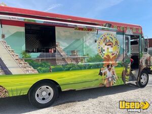 Well Equipped - 2005 Workhorse All-Purpose Food Truck Mobile Food Unit for Sale in Iowa!