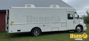 30' Chevrolet Food Truck with 2023 Kitchen Build-Out with Lift Gate for Sale in Iowa!