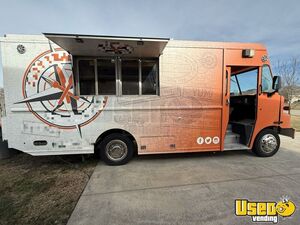 Well Equipped - 2001 Freightliner All-Purpose Food Truck for Sale in Kansas!