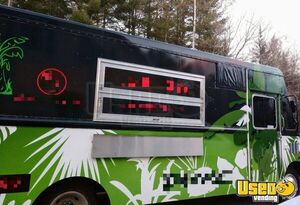 Lightly Used Loaded 2002 Workhorse P42 Step Van Kitchen Food Truck with Pro-Fire for Sale in Maine!
