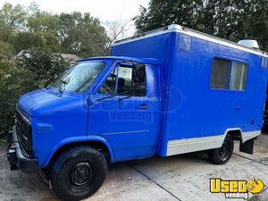 16' Chevrolet G30 Diesel Mobile Kitchen Food Vending Truck for General Use for Sale in Maryland!