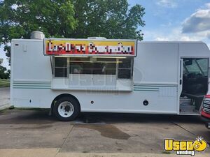 Low Miles Fully-Loaded 2005 20' International Diesel Step Van Kitchen Food Truck for Sale in Missouri!