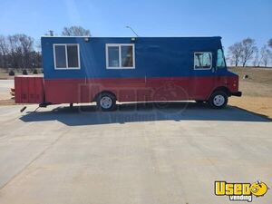 Ready To Go - Chevrolet P30 Diesel Food Truck with Pro-Fire Suppression for Sale in Nebraska!