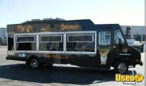 32' Freightliner Step Van All-Purpose Food Truck Turnkey Mobile Kitchen for Sale in Nevada!