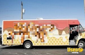 LOADED - 2008 28' Workhorse Diesel Food Truck with 2022 Kitchen Built-Out for Sale in Nevada!