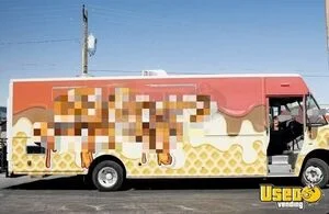 LOADED - 2008 28' Workhorse Diesel Food Truck with 2022 Kitchen Built-Out for Sale in Nevada!