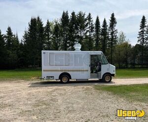 Well-Equipped - 2010 Ford E350 Food Truck | Mobile Kitchen Unit for Sale in New Mexico!