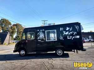 Ready to Work 2003 Chevrolet Workhorse Step Van Food Truck for Sale in North Carolina!