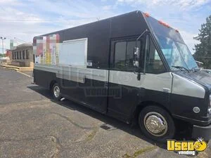 2004 25' Freightliner Diesel All-Purpose Food Truck Mobile Food Unit for Sale in Ohio!