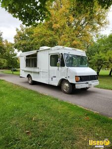 2003 Chevrolet Workhorse Step Van Diesel Food Truck | Mobile Food Unit for Sale in Ohio!