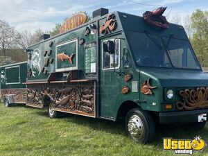 CUSTOM Gorgeous 25' Diesel Chevrolet Fully Loaded Kitchen Food Truck + Matching Storage Trailer for Sale in Ohio!