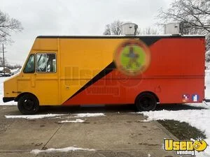 Fully Equipped - 18' Chevrolet P30 All-Purpose Food Truck Mobile Food Unit for Sale in Ohio!