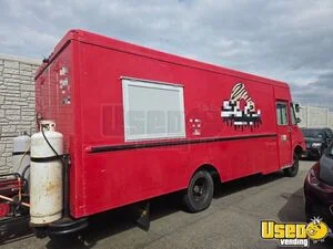 Low Motor Miles 2002 24' Workhorse P42 Food Truck with 2024 Kitchen Build-Out for Sale in Ohio!