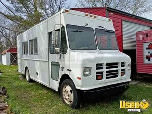2003 34'  International All-Purpose Food Truck Mobile Food Unit for Sale in Ohio!