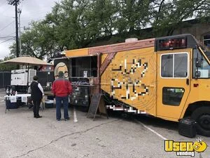 Well Equipped - 2009 31' Freightliner MT45 All-Purpose Food Truck for Sale in Oklahoma!