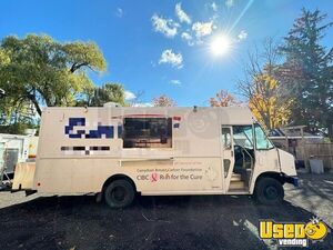 2011 - 16' Ford E450 Food Truck with Pro-Fire Suppression for Sale in Ontario!