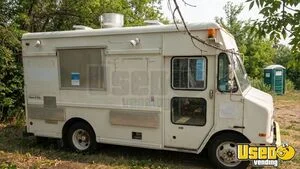 Chevrolet P30 20' All-Purpose Mobile Kitchen Food Truck w/ Pro Fire System for Sale in Ontario!
