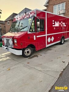 Turnkey 2009 Ford E450 Mobile Kitchen Food Truck w/ Fire System for Sale in Ontario!