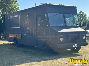 2002 - 30' Chevrolet Workhorse Step Van All-Purpose Food Truck for Sale in Oregon!