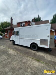 Like New - Freightliner Chassis All-Purpose Food Truck Newly Outfitted Kitchen Truck for Sale in Oregon!