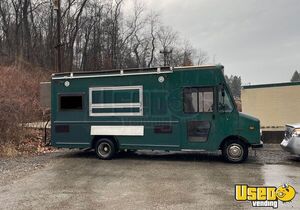 Well Equipped - 2006 24' Ford All-Purpose Food Truck Mobile Food Unit for Sale in Pennsylvania!