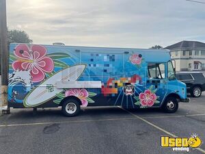 2005 27' Workhorse All-Purpose Food Truck Mobile Food Unit for Sale in Pennsylvania!