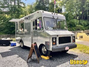 Nice Chevy P30 Food Truck with 2023 Kitchen Buildout &  Pro-Fire Suppression for Sale in Pennsylvania!