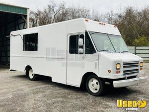 2004 Workhorse P42 Mobile Kitchen Food Truck w/ 2025 Kitchen Buildout + Fire System for Sale in Tennessee!