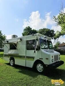 SUPER CLEAN BRAND NEW 2022 KITCHEN Low Miles  2003 Workhorse All-Purpose Food Truck for Sale in Texas!