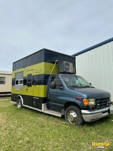 Clean and Appealing - 2003 Ford Econoline All-Purpose Food Truck for Sale in Texas!