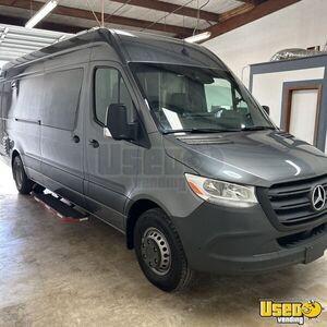 Low Mileage - 2022 Mercedes Benz Sprinter All-Purpose Food Truck for Sale in Texas!