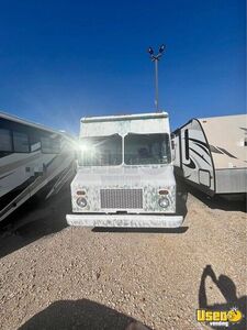 2006 28' Chevrolet Workhorse Diesel Food Truck | Mobile Food Unit for Sale in Texas!