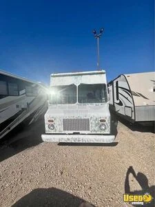 2006 28' Chevrolet Workhorse Diesel Food Truck | Mobile Food Unit for Sale in Texas!