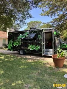 Low Mileage - 2003 Ford E450 Super Duty Food Truck w/ Pro-Fire Suppression for Sale in Texas!