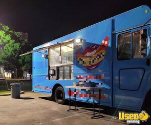 2004 25' Freightliner MT45 Step Van Kitchen Food Truck with 2013 Kitchen Build-Out for Sale in Texas!