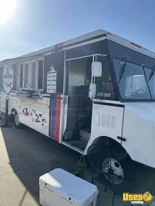 2001 24' Chevrolet P30 Workhorse Diesel Kitchen Food Truck with Pro-Fire Suppression System for Sale in Texas!