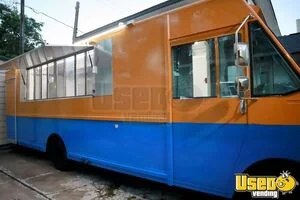 24' 2004 Chevrolet P42 Workhorse Step Van All-Purpose Food Truck for Sale in Texas!