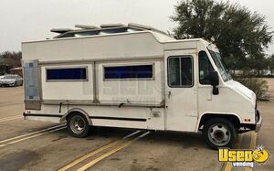 Used - Chevrolet P30 Step Van All-Purpose Food Truck | Street Vending Unit for Sale in Texas!