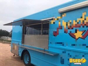 Low Mileage 2004 Freightliner MT3 Cargo Van Food Truck / Mobile Kitchen for Sale in Texas!