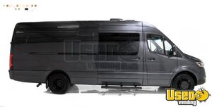 Low Mileage - 2020 14' Mercedes Benz Sprinter 4500 Diesel Customized  Food Truck for Sale in Texas!