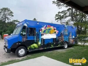 Nicely Equipped 2009 - 30' Morgan Olson Freightliner Step Van Kitchen Food Truck for Sale in Texas!