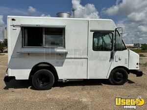 LOW MILES TURNKEY - 19' GMC P3500 Diesel Food Truck with Pro-Fire Suppression for Sale in Texas!
