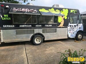 Used 27' Freightliner MT45 Diesel Food Truck with Pro-Fire Suppression for Sale in Texas!