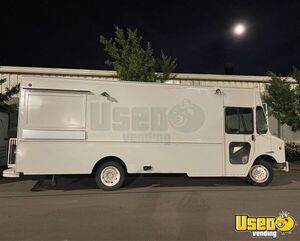 2007 26' Chevrolet Workhorse Food Truck with Pro-Fire Suppression for Sale in Utah!