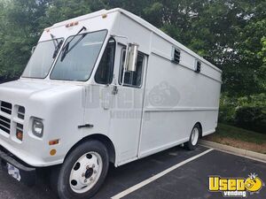 24' International Diesel Food Truck with 2023 Kitchen Built Out for Sale in Virginia!